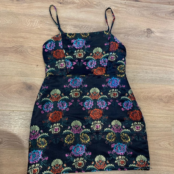 Zara Mini Dress - Picture 1 of 1